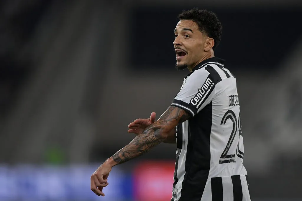 RJ – RIO DE JANEIRO – 04/06/2025 – BRASILEIRO A 2025, BOTAFOGO X CEARA – Gregore jogador do Botafogo durante partida contra o Ceara no estadio Engenhao pelo campeonato Brasileiro A 2025. Foto: Thiago Ribeiro/AGIF