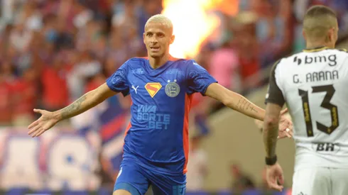 Luciano Juba jogador do Bahia comemora seu gol durante partida contra o Atletico-MG no estadio Arena Fonte Nova pelo campeonato Brasileiro A 2025. Foto: Jhony Pinho/AGIF