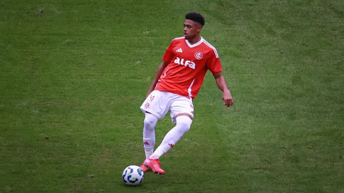 Victor Gabriel em ação pelo Internacional. Foto: Maxi Franzoi/AGIF