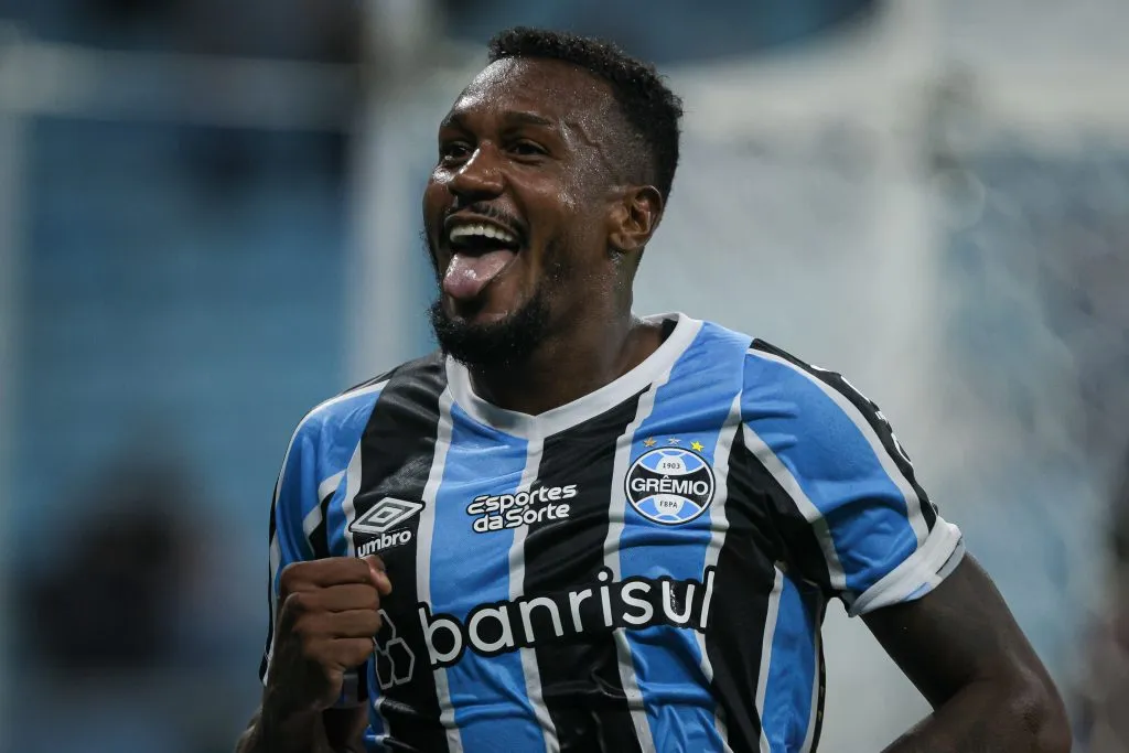 Edenilson durante jogo do Grêmio. Foto: Maxi Franzoi/AGIF
