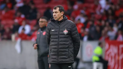 Fabio Carille tecnico do Vitoria durante partida contra o Internacional no estadio Beira-Rio pelo campeonato Brasileiro A 2025. Foto: Maxi Franzoi/AGIF
