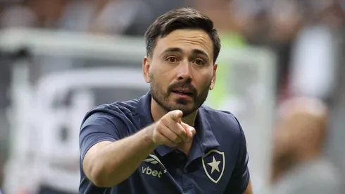 Foto: Vitor Silva/Botafogo – David Ancelotti durante confronto contra o Vasco.