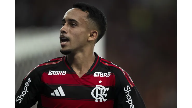 Matheus Gonçalves durante confronto contra o Maricá no Campeonato Carioca de 2025.