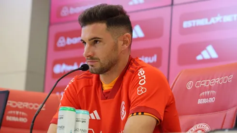 Lucas Alario em apresentação quando chegou ao Internacional. Foto Ricardo Duarte/Internacional