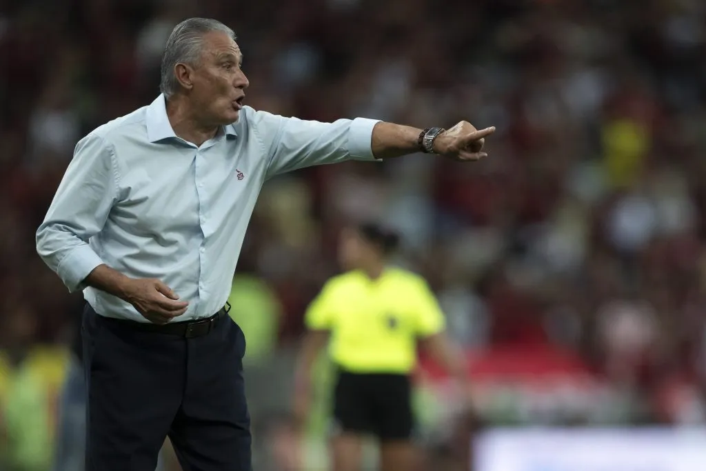 Tite durante partida entre Flamengo x Athletico-PR no Campeonato Brasileiro de 2024. Foto: Jorge Rodrigues/AGIF