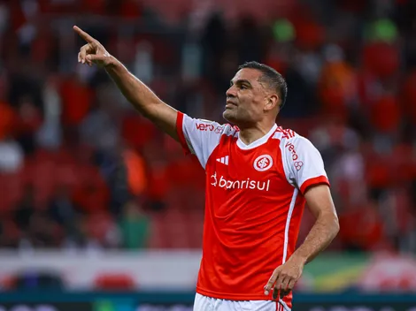 Gabriel Mercado segue no banco do Internacional contra o Ceará