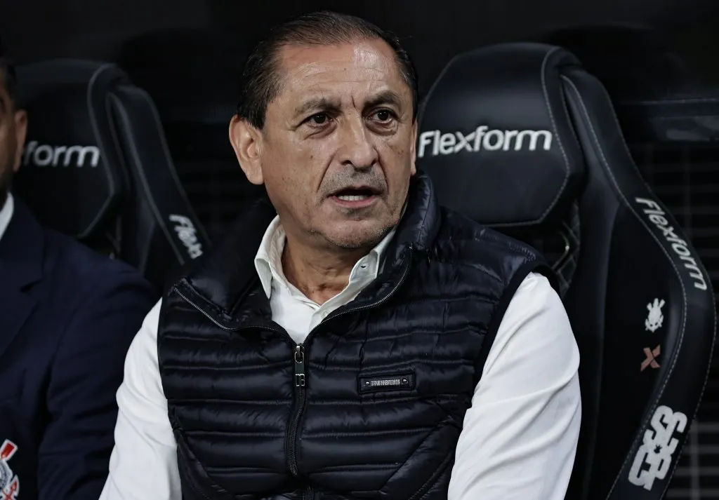 SP – SAO PAULO – 16/04/2025 – BRASILEIRO A 2025, CORINTHIANS X FLUMINENSE –  Ramon Diaz tecnico do Corinthians durante partida contra o Fluminense no estadio Arena Corinthians pelo campeonato Brasileiro A 2025. Foto: Fabio Giannelli/AGIF