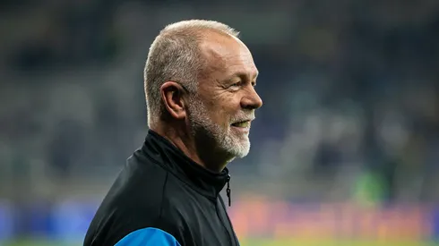 Mano Menezes tanta levar o Grêmio à classificação. Foto: Fernando Moreno/AGIF
