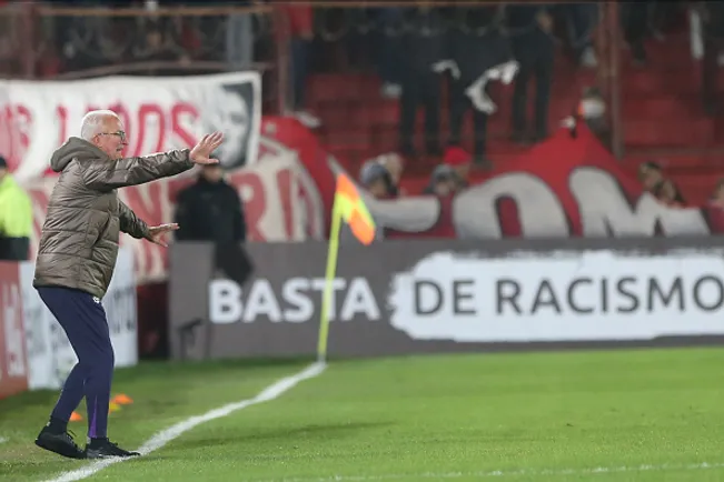 Dorival Júnior comandando o Corinthians –  (Photo by Daniel Jayo/Getty Images)