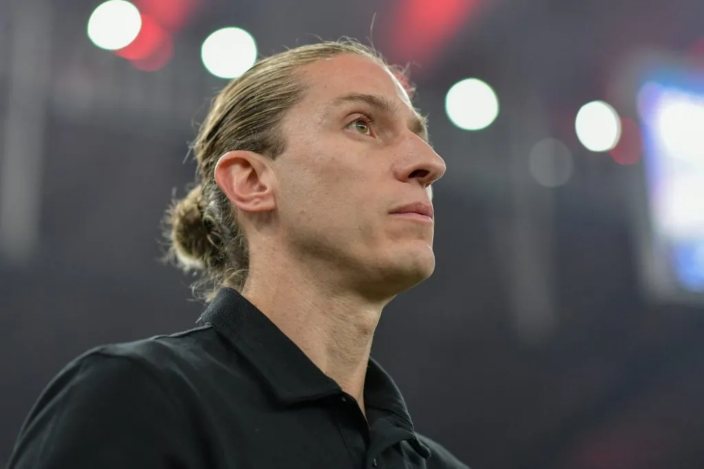 Filipe Luis tecnico do Flamengo durante partida contra o Fortaleza no estadio Maracana pelo campeonato Brasileiro A 2025. Foto: Thiago Ribeiro/AGIF