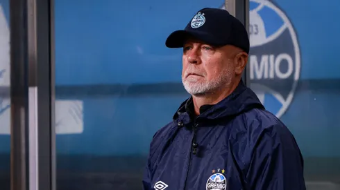 Mano Menezes terá reforços caseiros no próximo compromisso do Grêmio. Foto: Maxi Franzoi/AGIF