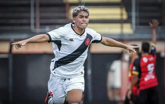 Paulinho está de saída do Vasco – Foto: Matheus Lima.