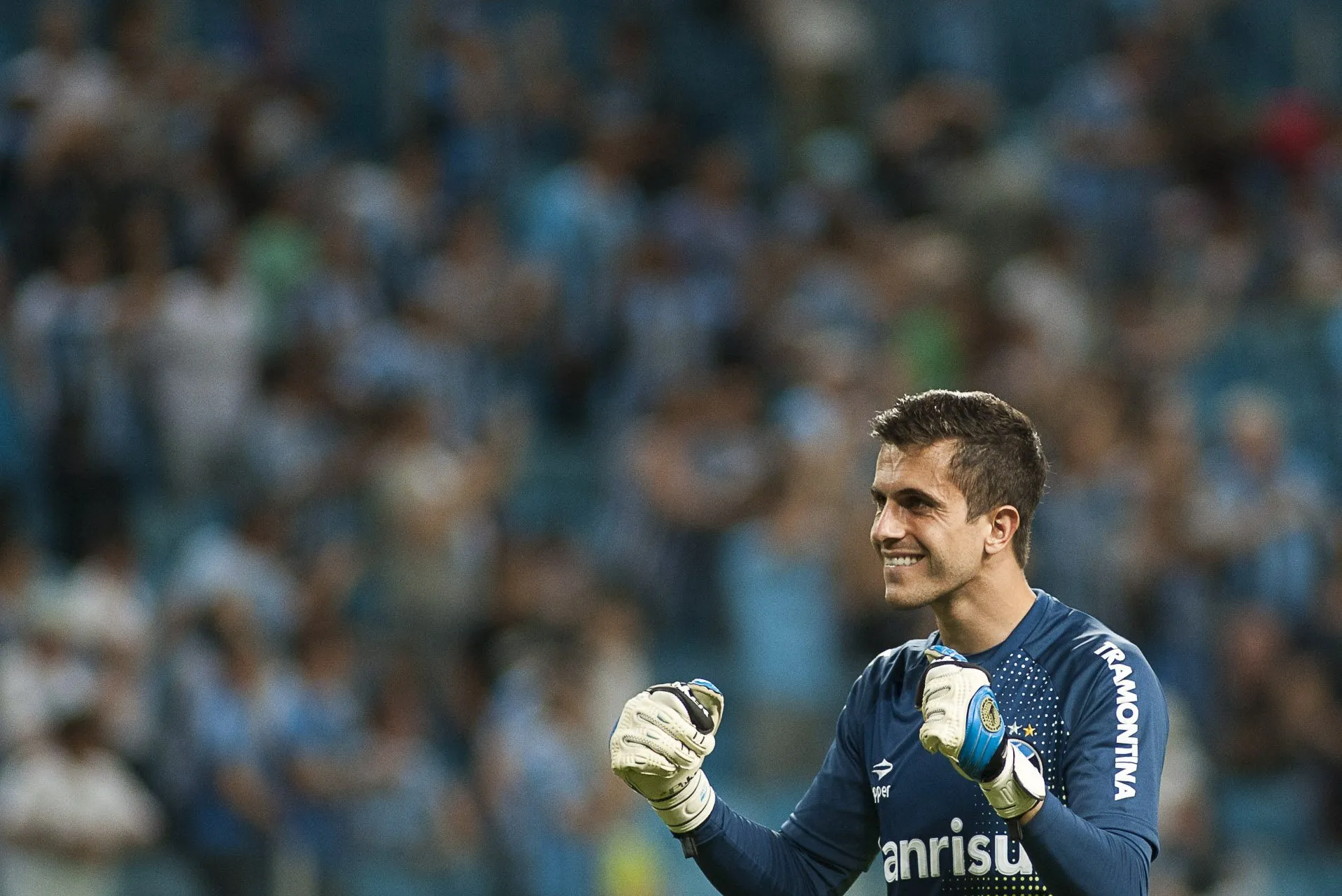 PORTO ALEGRE – RS – 09/03/2014 – ESTADUAIS 2014/GREMIO X PASSO FUNDO – Marcelo Grohe do Gremio comemora o gol de Barcos contra o Passo Fundo pelo Campeonato Gaucho 2014 na Arena do Gremio. Foto: Ramiro Furquim/AGIF
