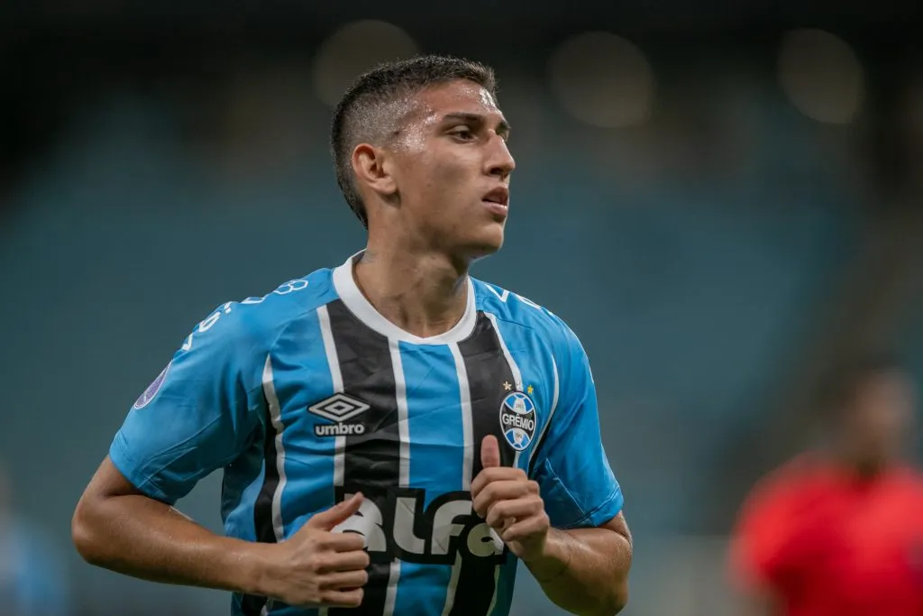 Miguel Monsalve durante jogo do Grêmio. Foto: Liamara Polli/AGIF