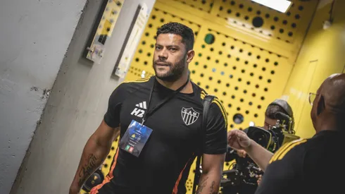Hulk forma trio de ataque com Dudu e Rony
