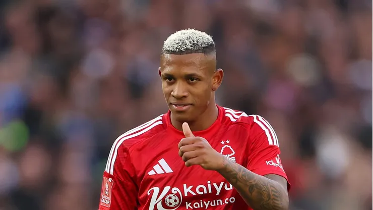 Danilo em campo pelo Nottingham Forest. Foto: Alex Pantling/Getty Images