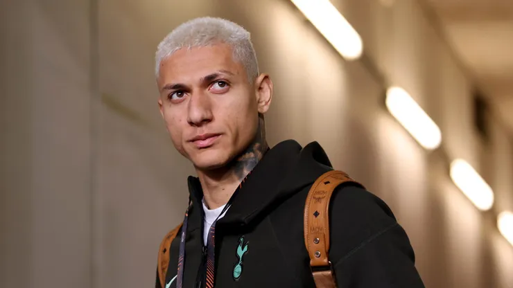 SINSHEIM, GERMANY - JANUARY 23: Richarlison of Tottenham Hotspur arrives at the stadium ahead of the UEFA Europa League 2024/25 League Phase MD7 match between TSG 1899 Hoffenheim and Tottenham Hotspur at Rhein-Neckar-Arena on January 23, 2025 in Sinsheim, Germany. (Photo by Alex Grimm/Getty Images)