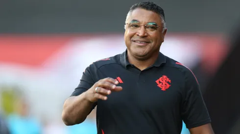 Roger Machado conta com Juninho novamente. Foto: Marlon Costa/AGIF