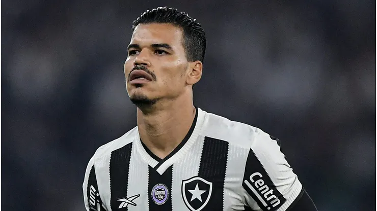 Danilo Barbosa durante confronto contra o Fortaleza no Brasileirão 2024. Foto: Thiago Ribeiro/AGIF
