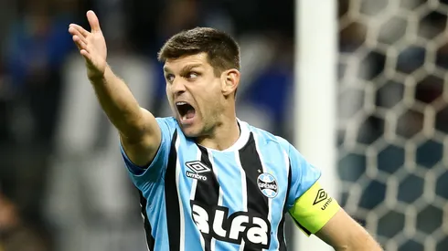 Walter Kannemann em campo pelo Grêmio. Foto: Pedro H. Tesch/Getty Images