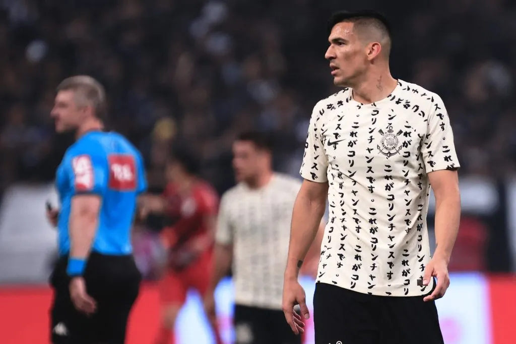 Balbuena jogador do Corinthians durante partida contra o Athletico-PR pelo campeonato Brasileiro A 2022. Foto: Ettore Chiereguini/AGIF