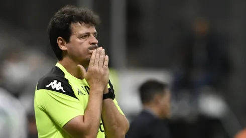 Fernando Diniz vem encontrado dificuldades no Vasco. Foto: Mateus Bonomi/AGIF