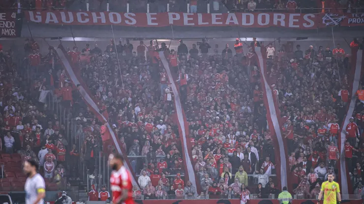 Torcida do Internacional em duelo diante do Bahia pela Libertadores. Foto: Maxi Franzoi/AGIF