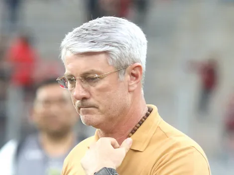 Odair Hellmann corta Benavídez por problemas físicos no Athlético-PR