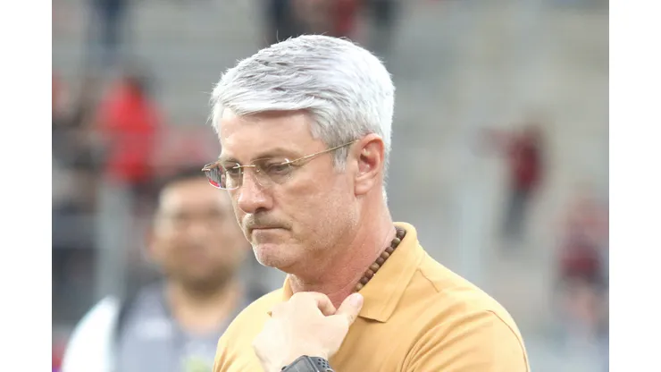 Odair Hellmann, técnico do Athlético-PR