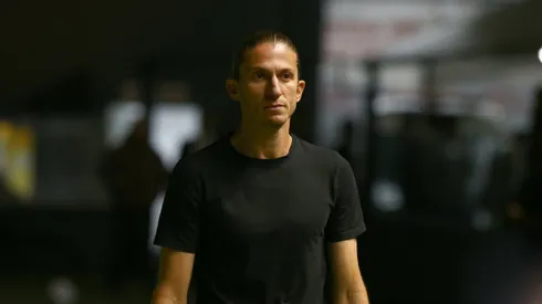 SP – SANTOS – 16/07/2025 – BRASILEIRO A 2025, SANTOS X FLAMENGO – Felipe Luis tecnico do Flamengo durante partida contra o Santos no estadio Vila Belmiro pelo campeonato Brasileiro A 2025. Foto: Mauricio De Souza/AGIF