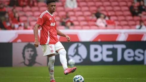 RS – PORTO ALEGRE – 20/07/2025 – BRASILEIRO A 2025, INTERNACIONAL X CEARA – Victor Gabriel jogador do Internacional durante partida contra o Ceara no estadio Beira-Rio pelo campeonato Brasileiro A 2025. Foto: Maxi Franzoi/AGIF