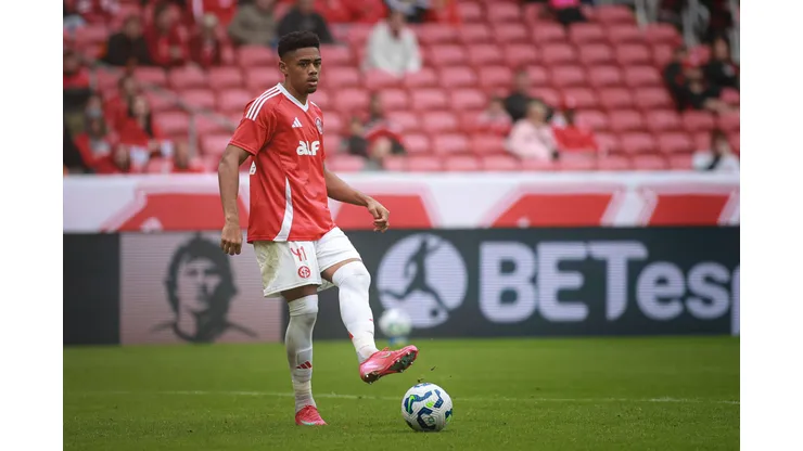 RS - PORTO ALEGRE - 20/07/2025 - BRASILEIRO A 2025, INTERNACIONAL X CEARA - Victor Gabriel jogador do Internacional durante partida contra o Ceara no estadio Beira-Rio pelo campeonato Brasileiro A 2025. Foto: Maxi Franzoi/AGIF
