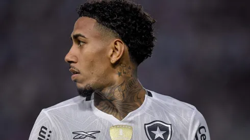 Rwan Cruz durante confronto contra o Vasco no Campeonato Carioca de 2025.