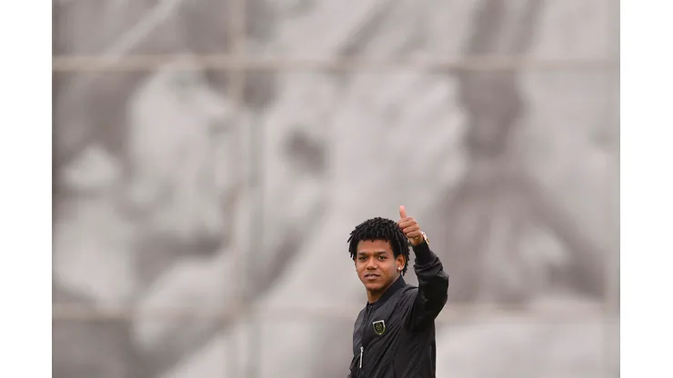 SAO PAULO - SP - 25/06/2015 - TREINO DO CORINTHIANS - Romarinho durante visita ao treino do Corinthians no CT Joaquim Grava. Foto: Mauro Horita/AGIF