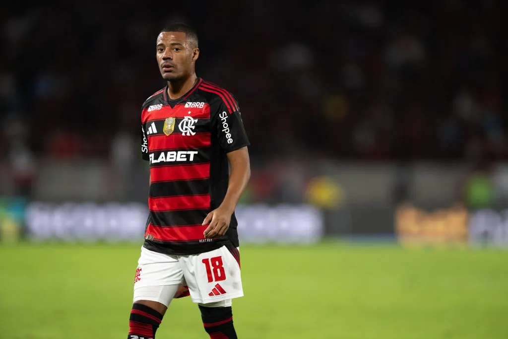 De La Cruz durante partida contra o São Paulo no Campeonato Brasileiro de 2025. Foto: Jorge Rodrigues/AGIF