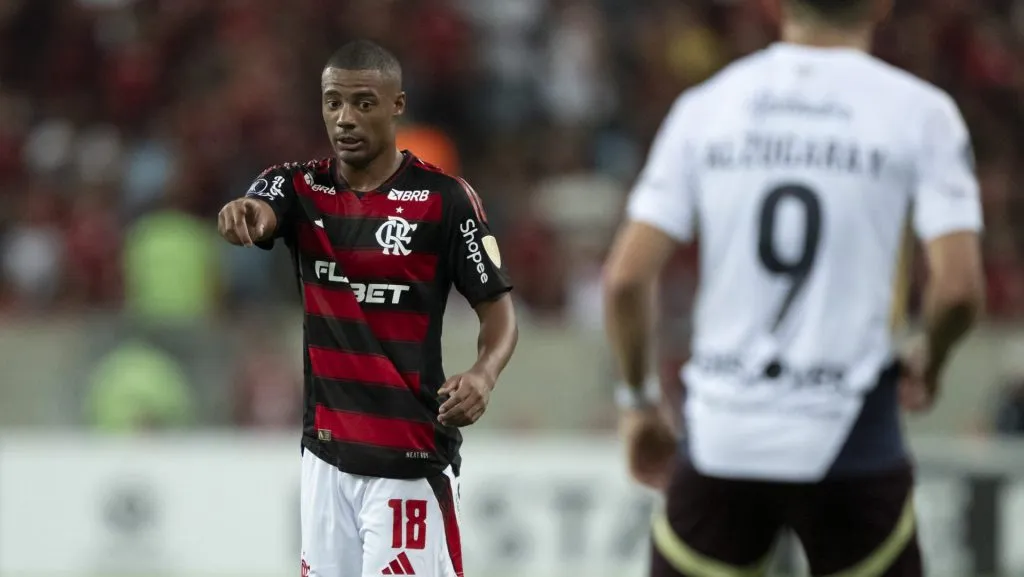 Nicolás de la Cruz em ação pelo Flamengo. Foto: Jorge Rodrigues/AGIF
