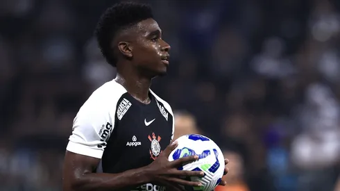 Félix Torres durante confronto contra o Novorizontino na Copa do Brasil 2025. Foto: Marcello Zambrana/AGIF