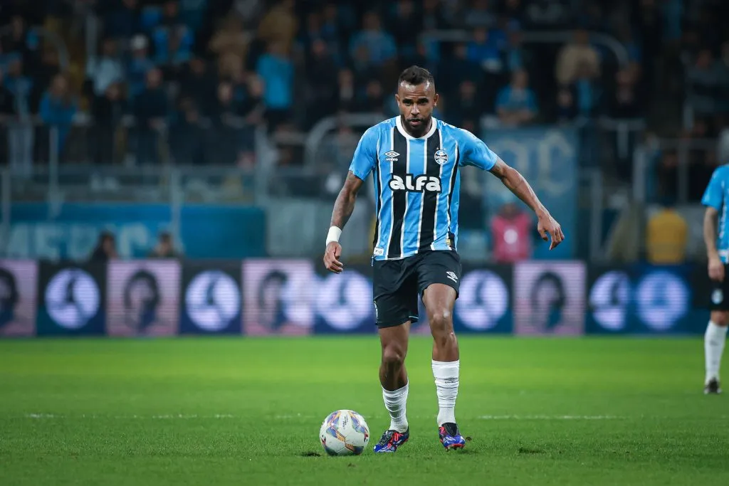 Alex Santana foi o último jogador contratado pelo Grêmio. Foto: Maxi Franzoi/AGIF