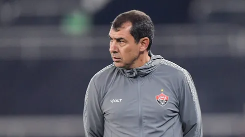 Fabio Carille tecnico do Vitoria durante partida contra o Botafogo no estadio Engenhao pelo campeonato Brasileiro A 2025. Foto: Thiago Ribeiro/AGIF