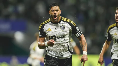 Hulk comemora mais um gol de falta. Foto: Atlético