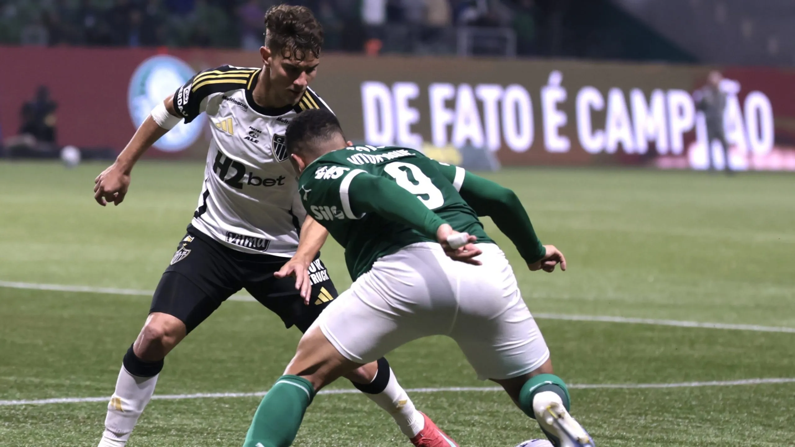 SP – SAO PAULO – 20/07/2025 – BRASILEIRO A 2025, PALMEIRAS X ATLETICO-MG – Vitor Roque jogador do Palmeiras durante partida contra o Atletico-MG no estadio Arena Allianz Parque pelo campeonato Brasileiro A 2025. Foto: Marcello Zambrana/AGIF