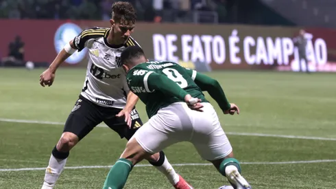 SP – SAO PAULO – 20/07/2025 – BRASILEIRO A 2025, PALMEIRAS X ATLETICO-MG – Vitor Roque jogador do Palmeiras durante partida contra o Atletico-MG no estadio Arena Allianz Parque pelo campeonato Brasileiro A 2025. Foto: Marcello Zambrana/AGIF