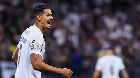 Lucas Veríssimo jogador do Corinthians durante partida contra o Flamengo no estádio Arena Corinthians pelo campeonato Brasileiro A 2023. Foto: Marcello Zambrana/AGIF