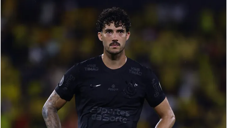 Gustavo Henrique durante confronto contra o Barcelona de Guayaquil na Libertadores 2025.