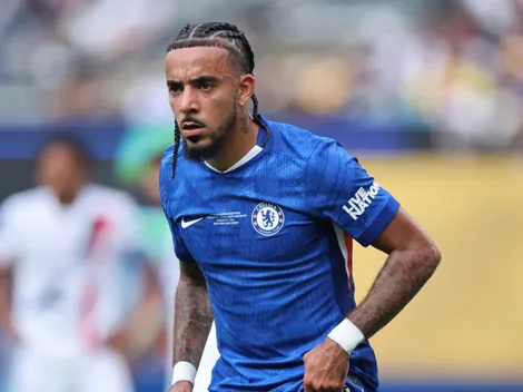 Malo Gusto aparece com camisa do Flamengo e agita torcida