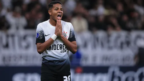 Wesley jogador do Corinthians lamenta durante partida contra o Argentinos Juniors no estadio Arena Corinthians pelo campeonato Copa Sul-Americana 2024.