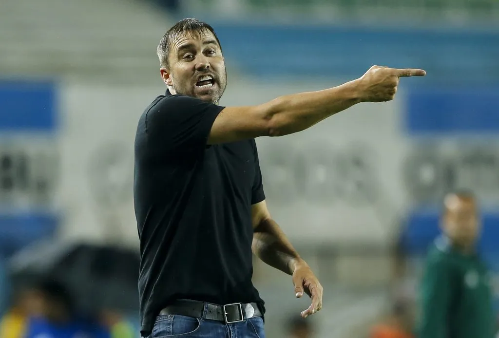 Eduardo Coudet admira o futebol de Calebe. (Foto: Gabriel Rossi/Getty Images)