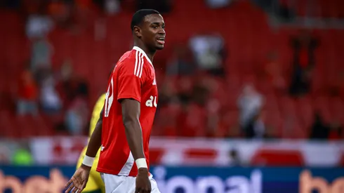 Ricardo Mathias é ausência em Santos x Internacional. Foto: Maxi Franzoi/AGIF