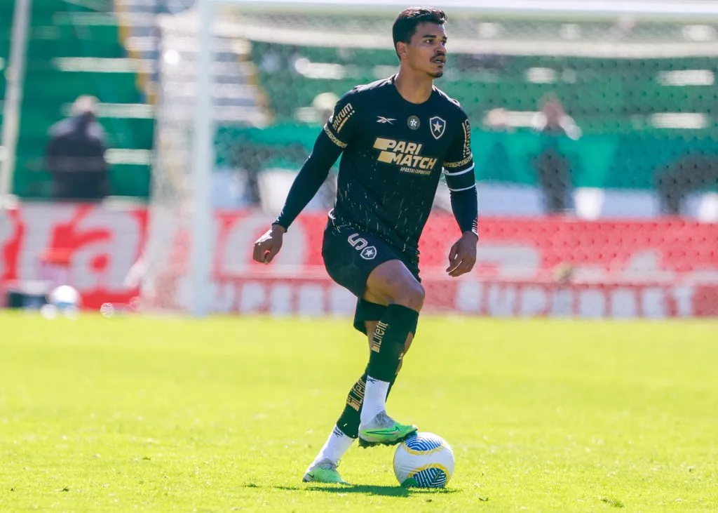 Danilo Barbosa jogador do Botafogo durante partida contra o Juventude em 2024 –  Foto: Luiz Erbes/AGIF