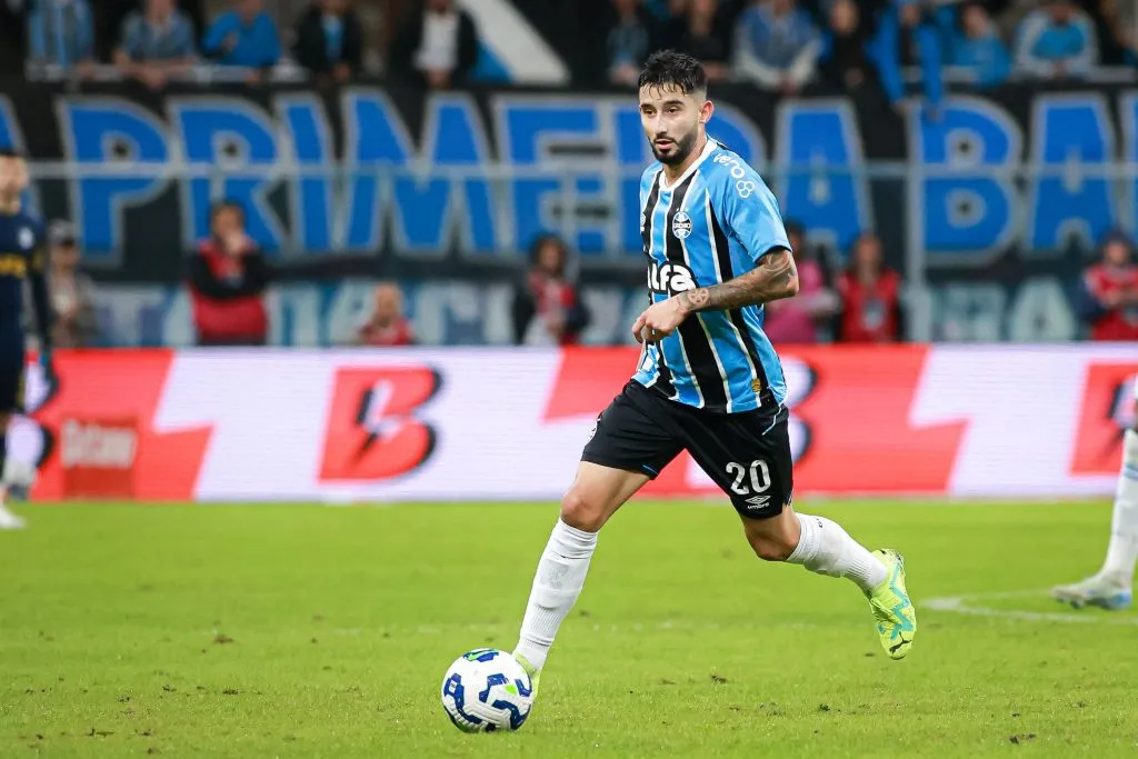 Mathias Villasanti jogador do Gremio durante partida contra o CSA no estadio Arena do Gremio pelo campeonato Copa Do Brasil 2025. Foto: Maxi Franzoi/AGIF